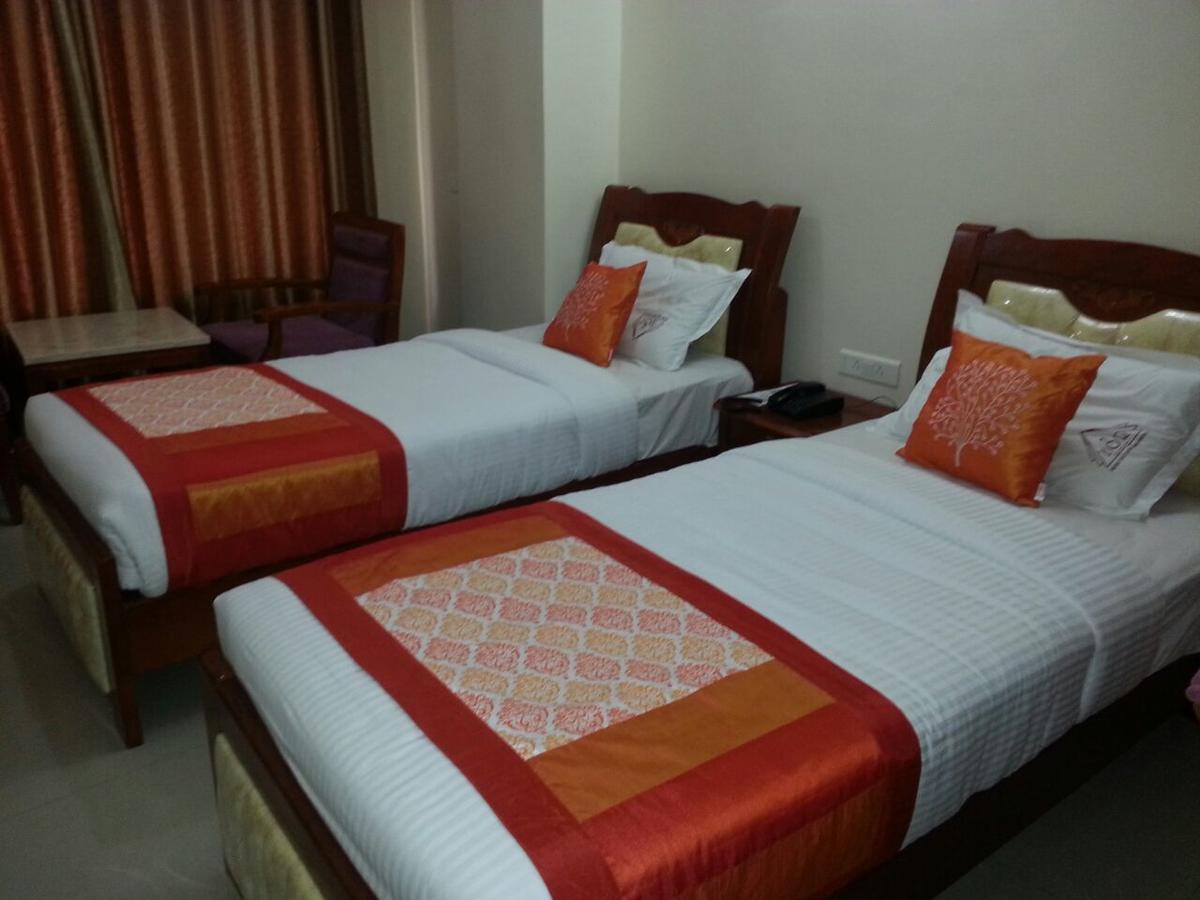 Hotel Shrivalli Residency Chennai Zewnętrze zdjęcie